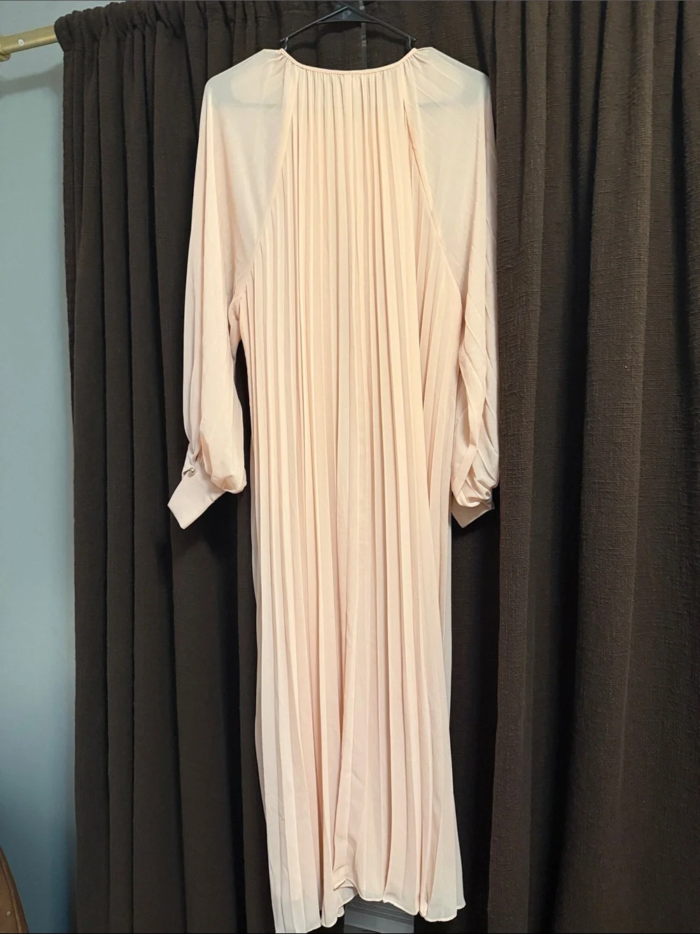 H&M Pleated Long-Sleeve Maxi Dress in Light Peach - Picture 3 of 3